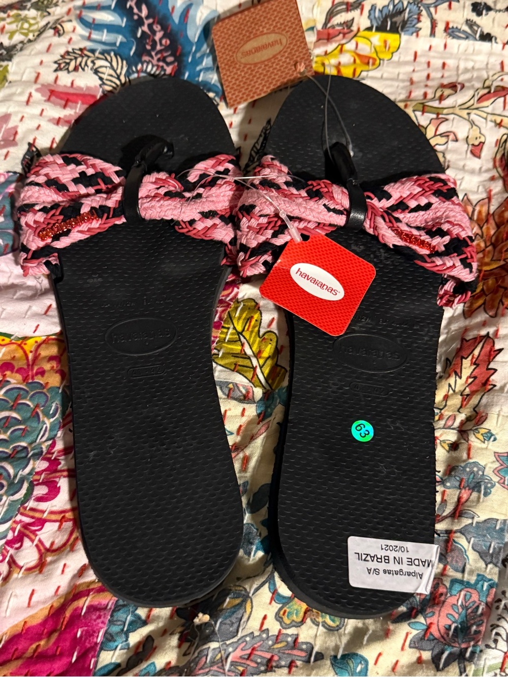 Havaianas Women's Black Sandals with Pink Braided Straps